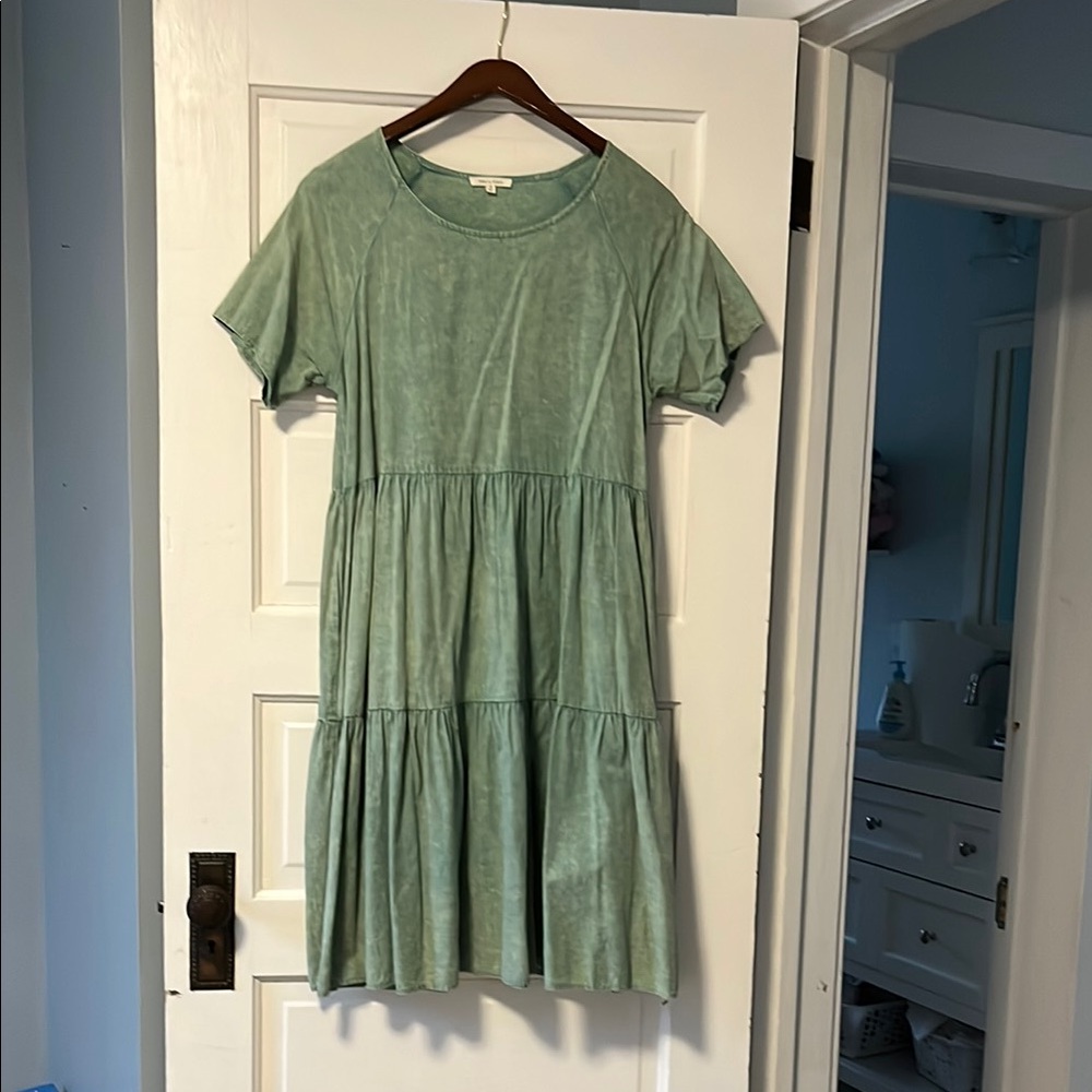 Green Short Sleeve Tiered Dress
